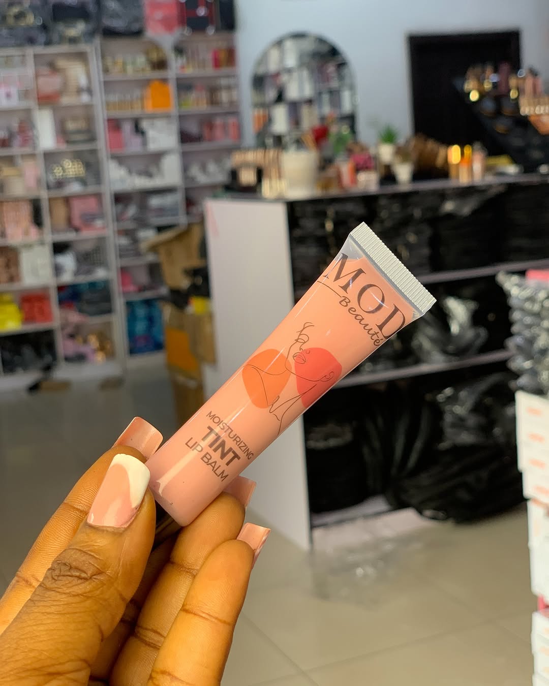 MOD BEAUTE LIP GLOSS