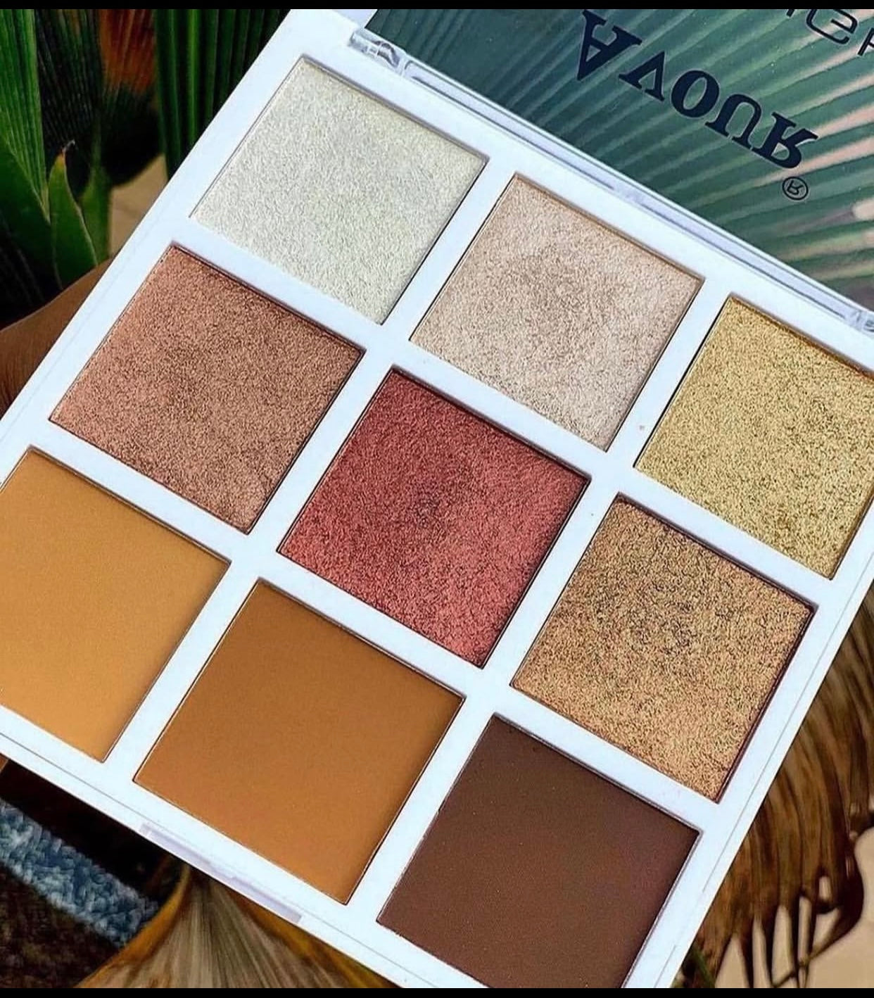 Avour Highlighter Palette
