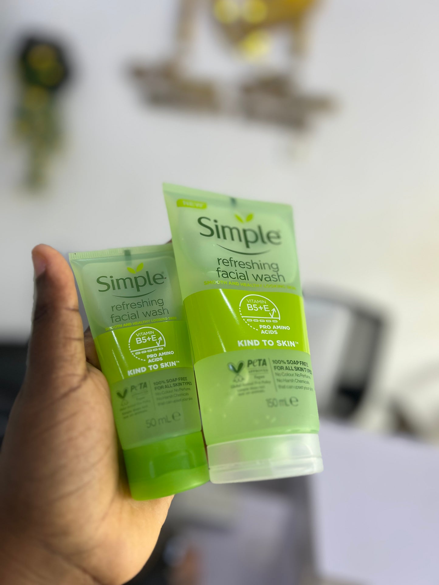 Simple Refreshing Facial Wash