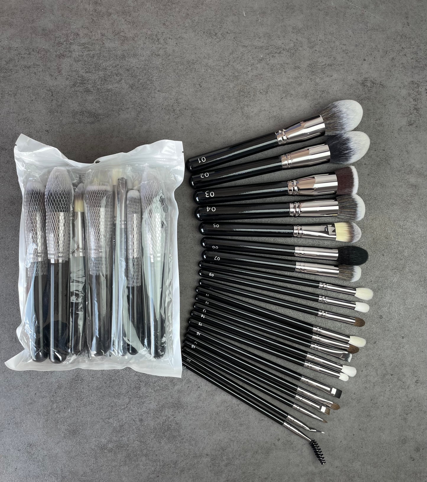 21 Pieces Unbranded Deluxe Brush Set