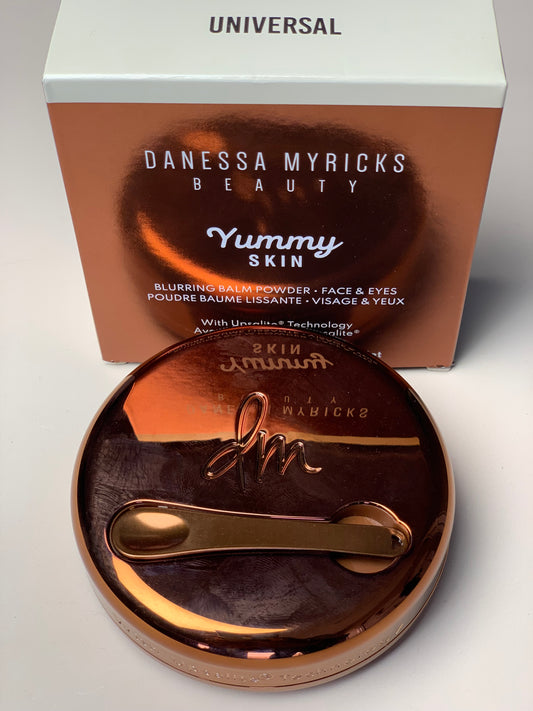 Danessa Myricks Blurring powder