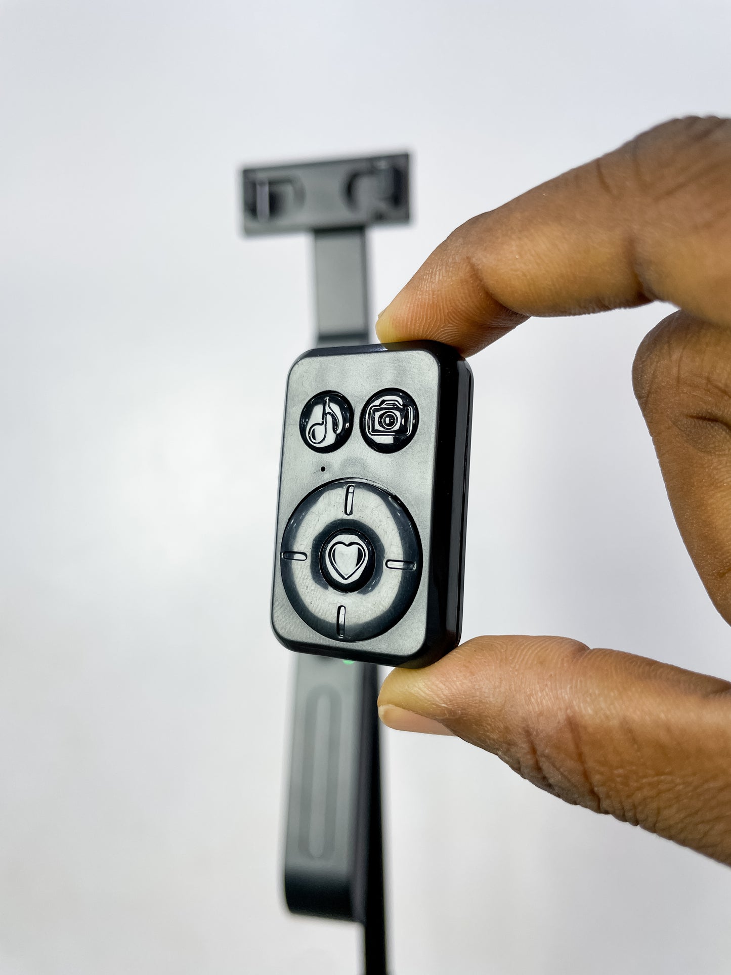 C12 AI TRACKER PHONE TRIPOD STAND